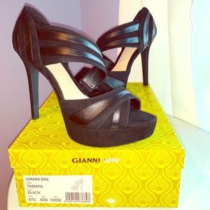 New black Gianni Bini heels!
